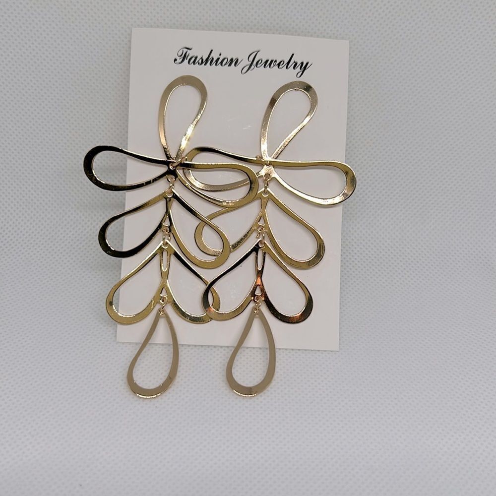 NEW Gold Fashion Earrings